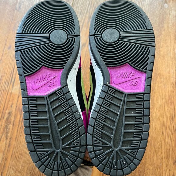 Nike SB Dunk Low Pro l. Red Plum Size 11 - No Box, great condition. - Picture 7 of 8